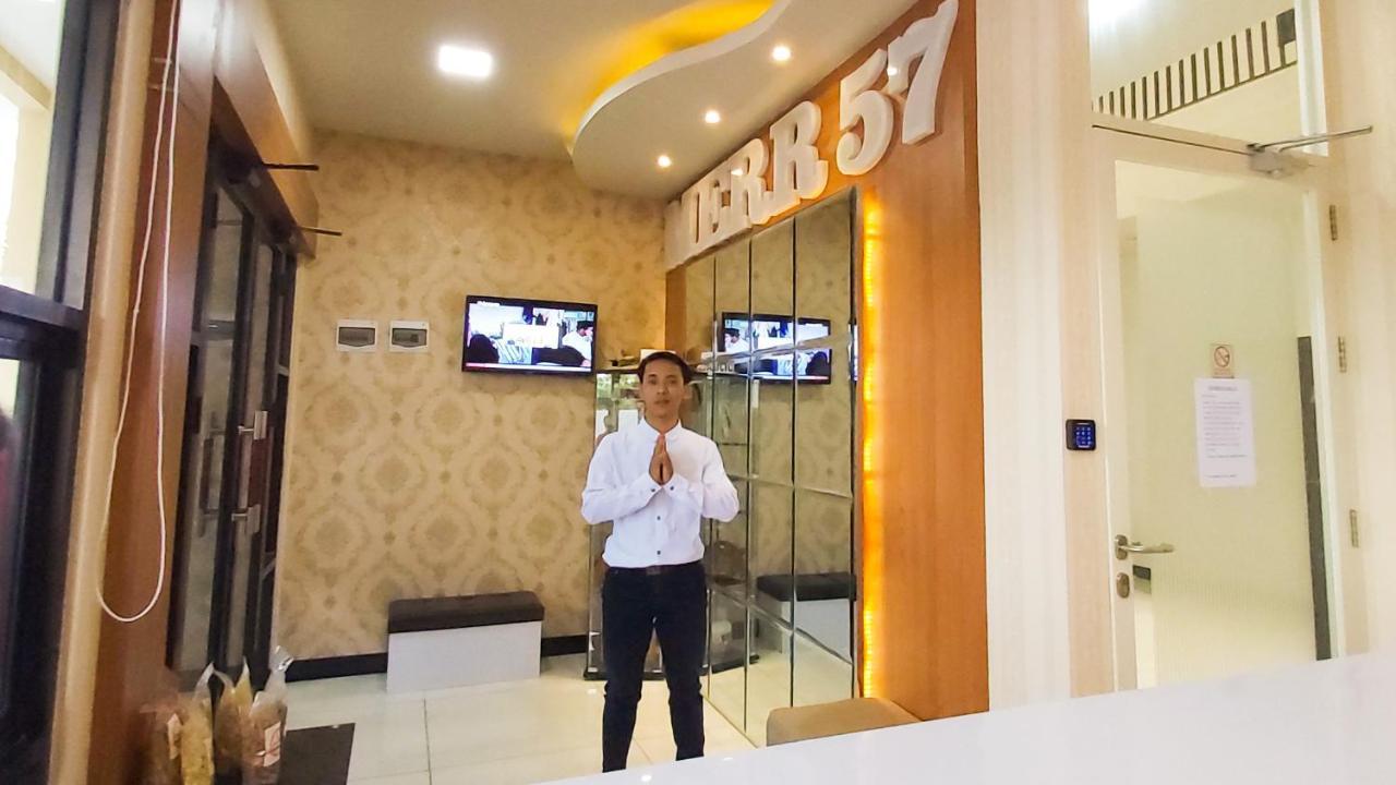 Merr 57 Surabaya Kültér fotó